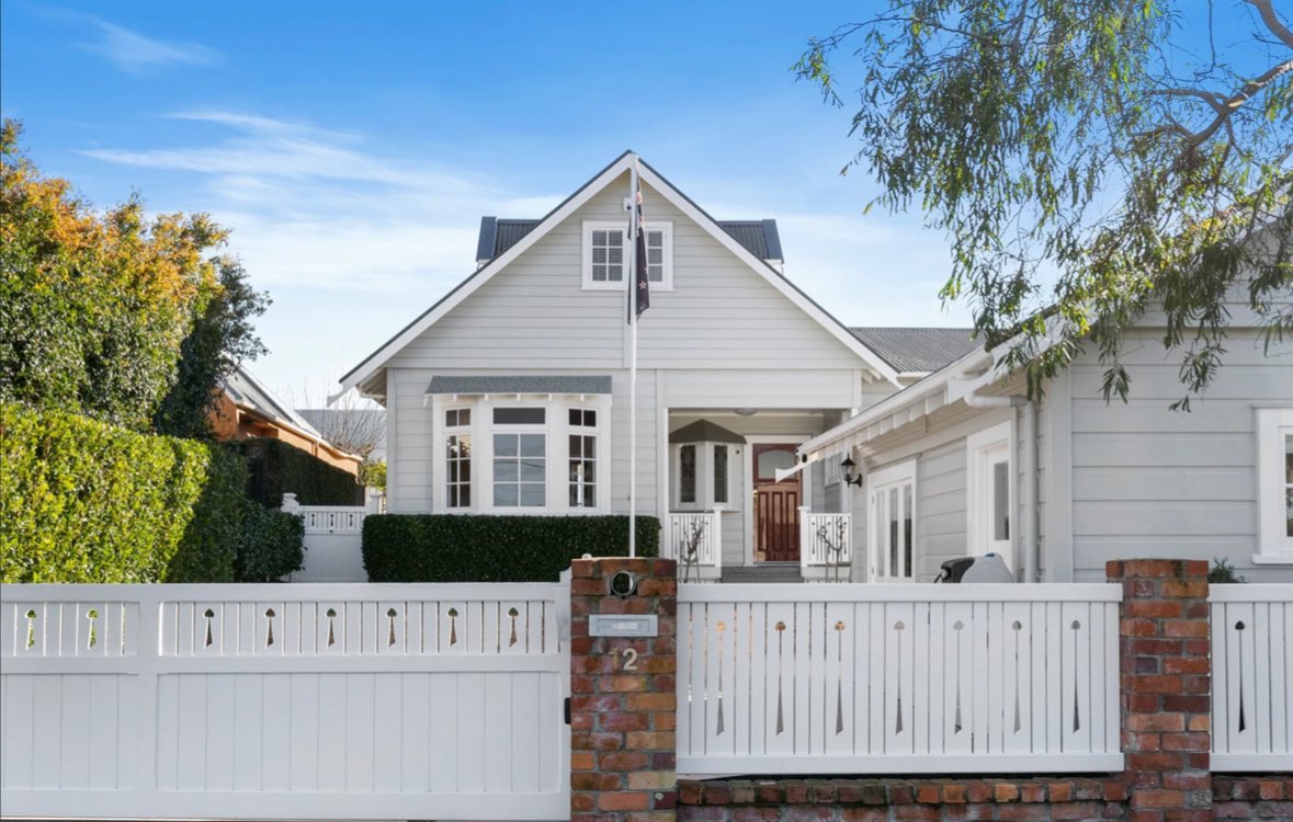 sellrealty's tweet photo. Hot New Listing!

12 Johnstone St, Pt Chevalier

Full details and viewing times available here:

https://t.co/dxLpOCiD4f https://t.co/VOkNGJ3ZVf