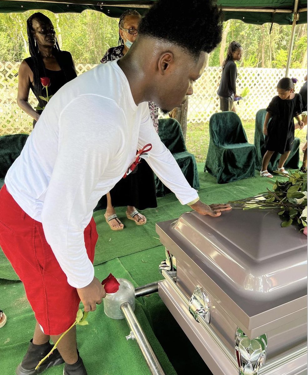 yhungdecain's tweet image. As time moves on &amp;amp; the memories start to fade &amp;amp; all we got left is these photos &amp;amp; videos 2 remind of us of a time where life had you in it, I promise to cherish every memory I was blessed to share with you, Every laugh, Every Stupid thing u said, &amp;amp; Every fun time we had 😩 #LLRB