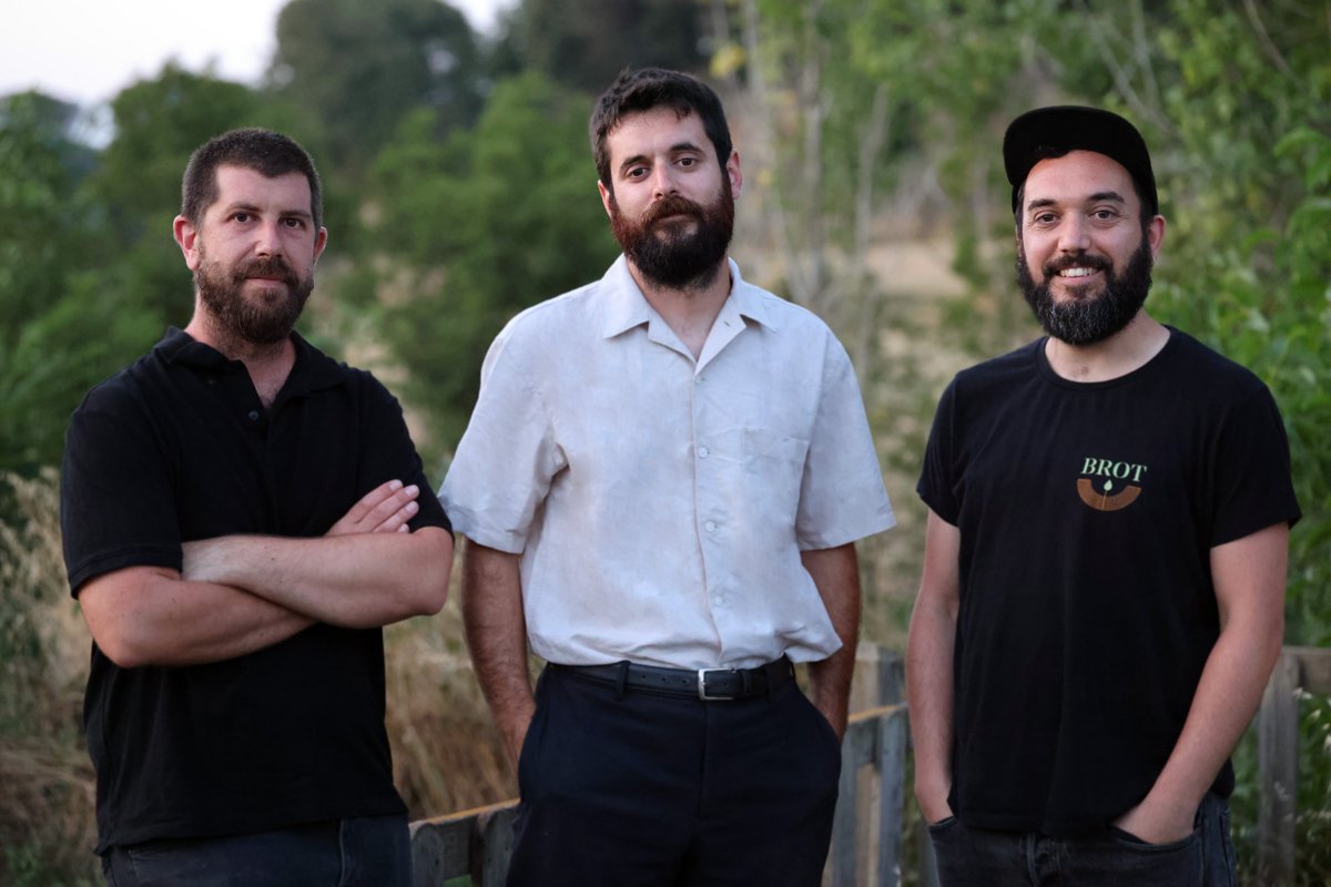 🔴 Joan Rial liderarà la nova direcció artística del Mercat de Música Viva de Vic amb un equip format a més per Jordi Casadesús i Rubèn Pujol

La nova direcció s’incorporarà al #MMVV a partir de l’octubre, per la convocatòria artística 2025.

➕ Més a mmvv.cat