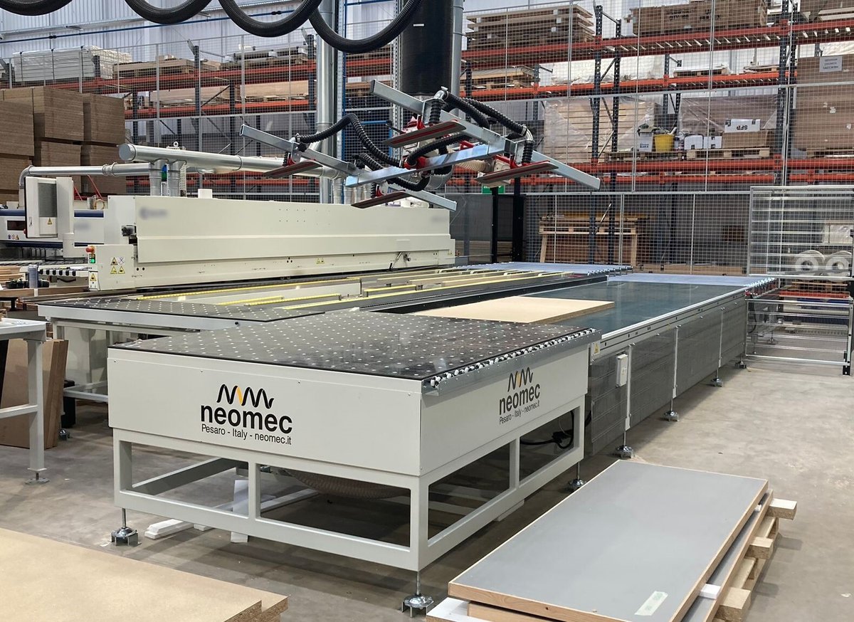JJSWoodworking's tweet image. Did you know we have recently unveiled a cutting-edge range of handling and finishing machinery specifically tailored to door production? Learn more:
 jjsmith.co.uk/news/jj-smith-…

#Neomec #DoorProduction #DoorsandFrames #Automation #Handling