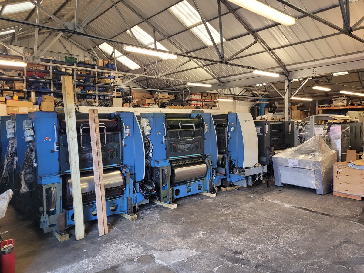 DPM_UK's tweet photo. 9am on this fine Wednesday in the UK. 1 x 40ft container loaded with the 2nd ready to go ! Loading this beautiful KBA press, on it's way to Asia. #dpm #usedkba #usedequipment #specialists https://t.co/DuyT52aSe6