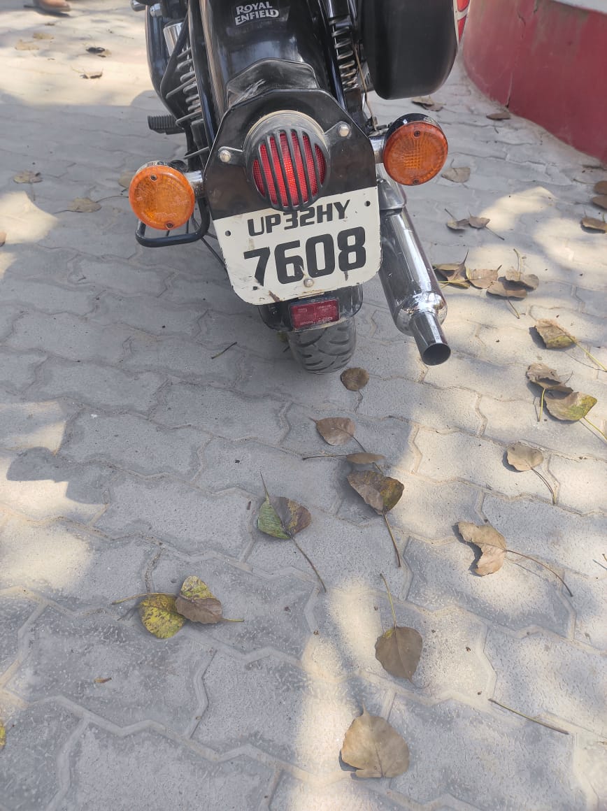 फतेहपुर चौरासी थाना पुलिस में तैनात दरोगा ने खुद तोड़े कानून के नियम

दूसरो के गाड़ी का चालान करने वाले दरोगा का कौन करेगा चालान

खुद को कप्तान का बेहद खास बताता है दरोगा संतोष कुमार राय

देखते है क्या होती है कार्रवाही
<a href="/unnaopolice/">UNNAO POLICE</a> <a href="/Uppolice/">UP POLICE</a> <a href="/dmunnao/">DM UNNAO</a> 
<a href="/Igrangelucknow/">IG Range Lucknow</a>
<a href="/bstvlive/">भारत समाचार | Bharat Samachar</a>