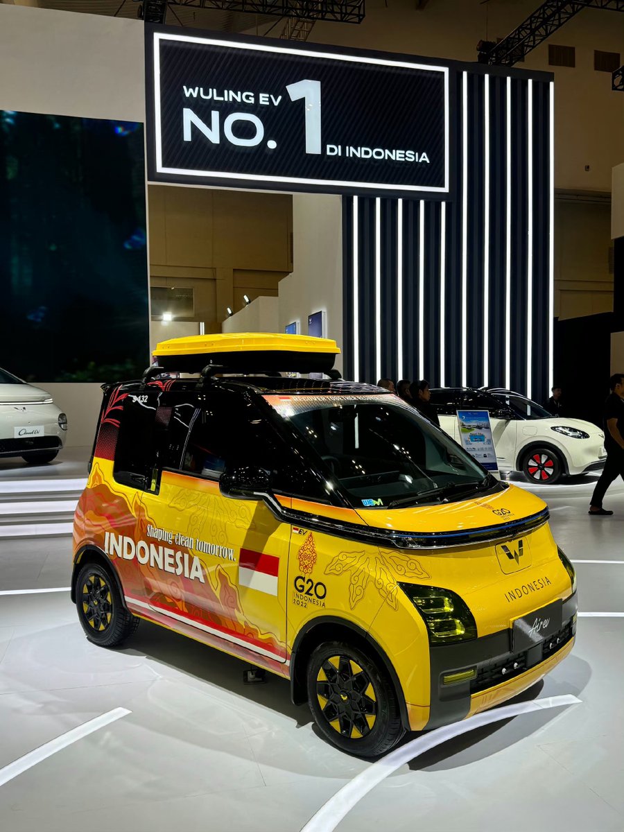 DriveGreen80167's tweet image. Wuling Motors dominates the Indonesian market with a staggering 52% share in the new energy sector, marking a significant presence in the country's automotive landscape. #IndonesianAutoExpo #Wuling #BEV