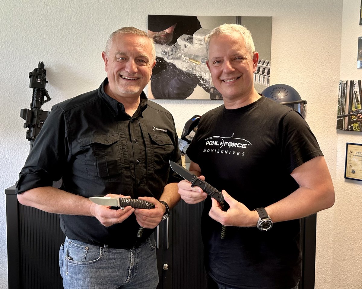 KdoMagazin's tweet photo. Taktisches #Messer: In Kooperation mit dem bekannten Messerdesigner Dietmar Pohl von #PohlForce bietet #Schmeisser GmbH aus Krefeld nun exklusiv eine eigene Messerliene unter dem Namen #HUGO an. Mehr in K-ISOM 5-2024.
info@schmeisser-germany.com https://t.co/7jtYMT00JS