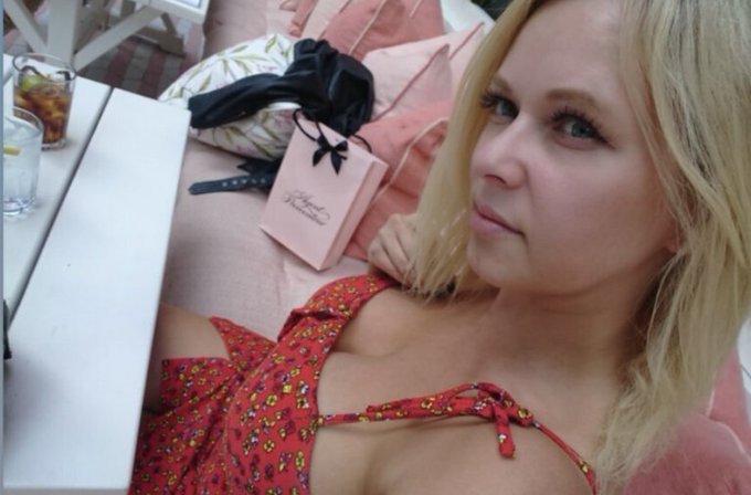 Some nice pics popped up today as a memory.. I look cute here so thought I'd share. Some1 said I'm like