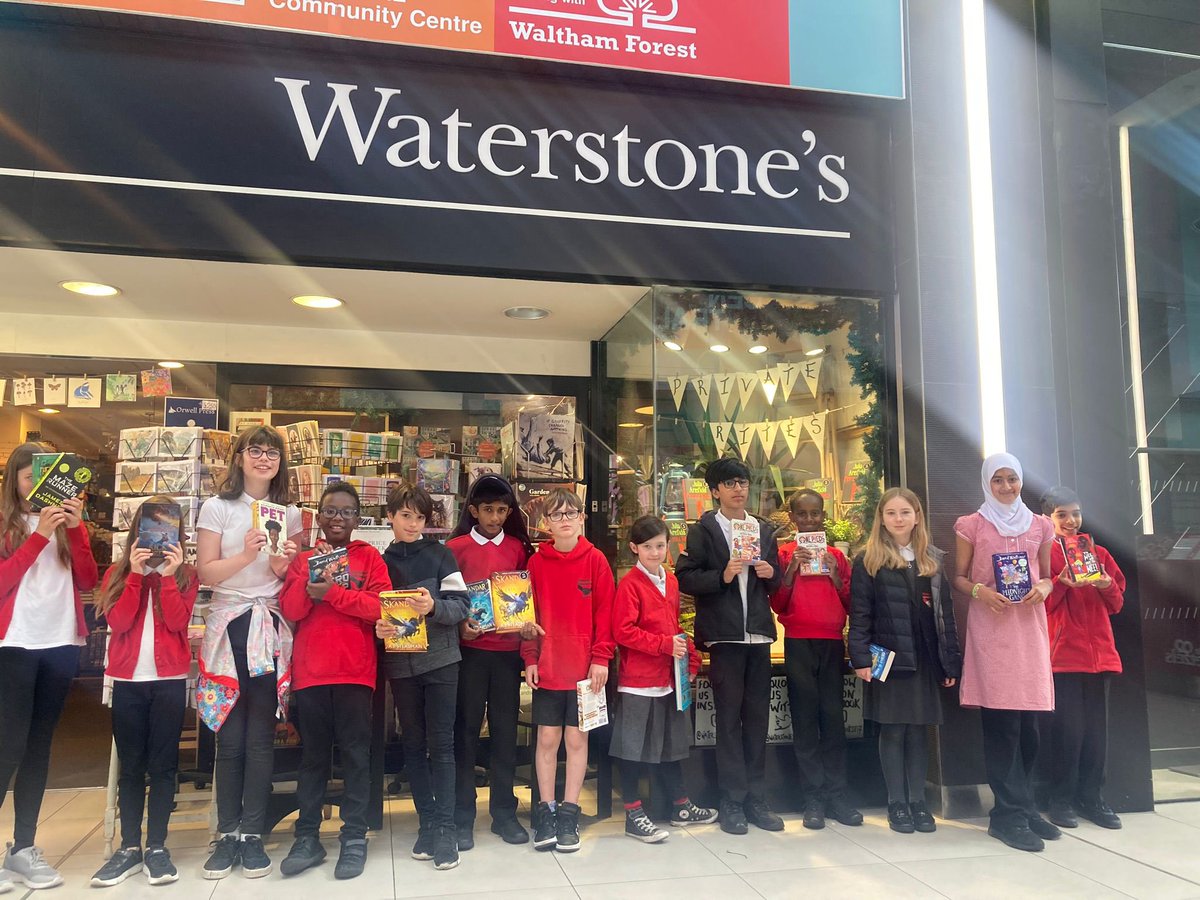 missiongrove1's tweet photo. Some of the multi millionaire readers on a reward shopping trip to Walthamstow Waterstones. Someone has even read over 6 million words this academic year π²π
#Renaissance #waterstoneβs #renlearn https://t.co/JGHgk2fffP