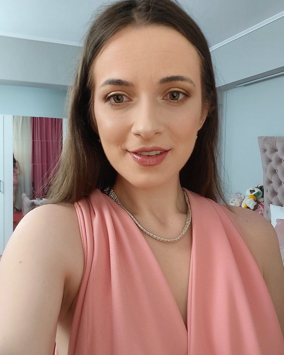 hayliedewson's tweet photo. kinda love this girly vibe 🥰

https://t.co/Iqg4EsR3Hd https://t.co/SxGCeNvYC3