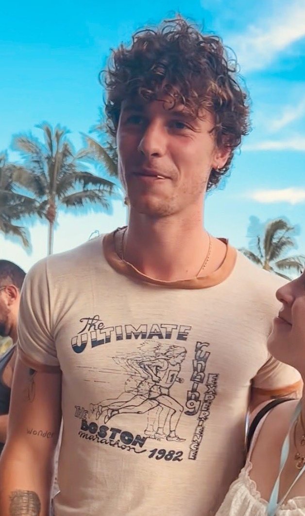 shawwnzn's tweet photo. if i were in her place i'd be looking at him like that too 🫶 https://t.co/ejP0IKIg6k