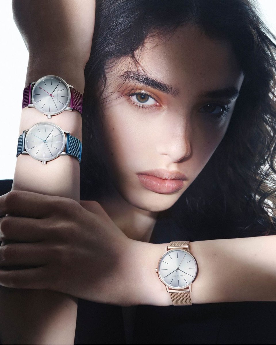 ARMANI_JAPAN's tweet photo. #ArmaniExchange #AXss24 ウィメンズウォッチがあなたの手元を彩り、どんな瞬間も輝かせることでしょう

オフィシャルサイト https://t.co/7VVukFKWfh

Photo: Thue Nørgaard
#Axtime https://t.co/tN0ZcHbPPx