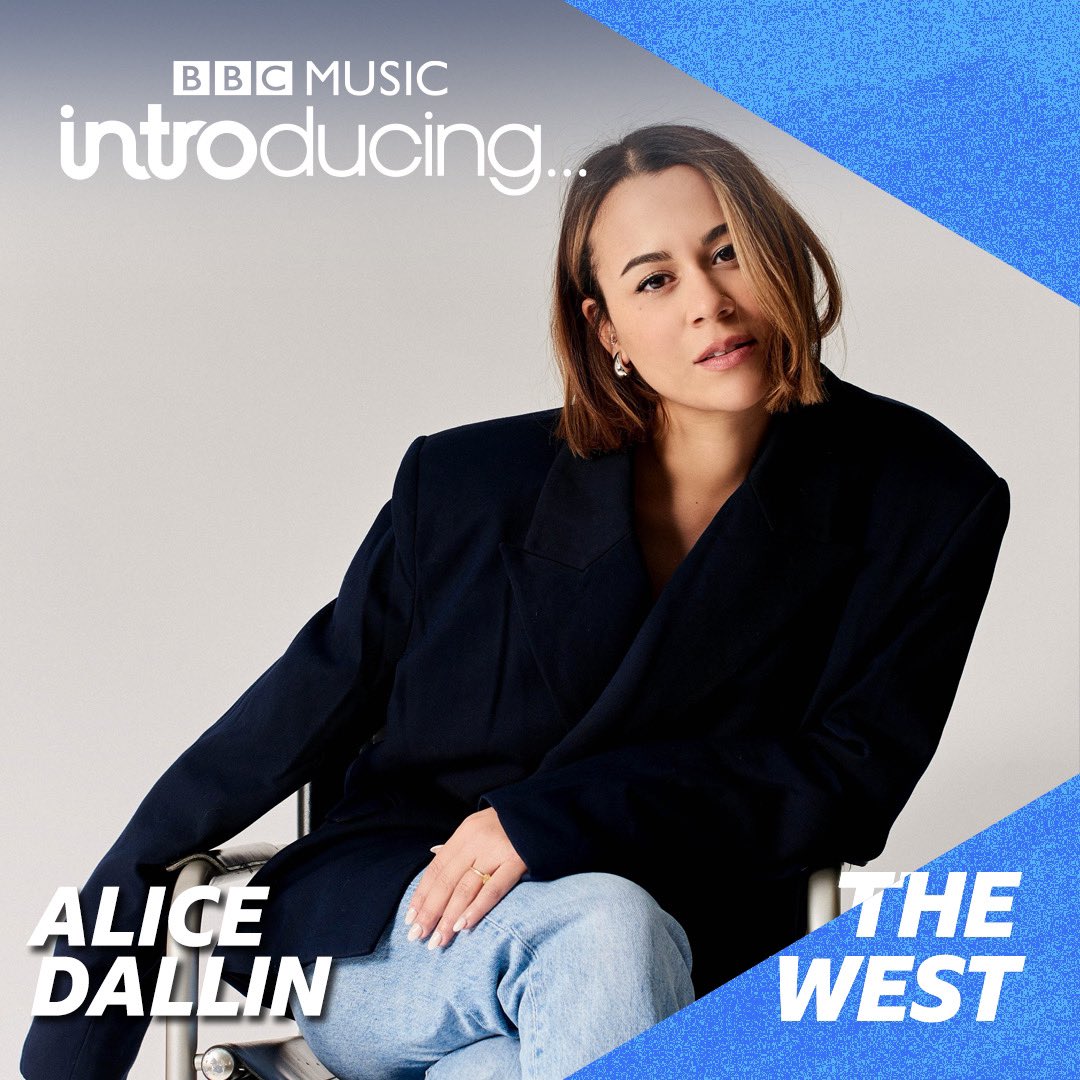 big thanks to <a href="/bbcintroducing/">BBC Music Introducing</a> in the west for making bloodline one of their showcase tracks this week!💫
the show airs tomorrow from 8-10PM on <a href="/BBCBristol/">BBC Bristol</a> , Gloucestershire, Somerset and Wiltshire.
listen here: bbc.co.uk/programmes/p09…

#newmusic #music #bbcintroducing