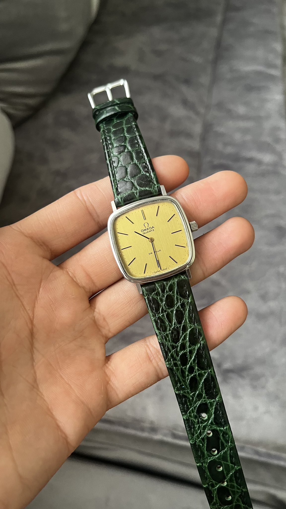 Omega de ville 1977 hotsell