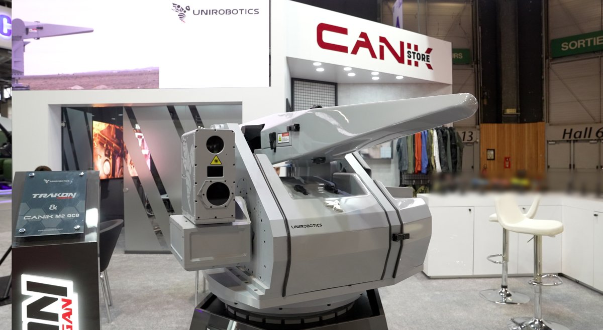 defensehere_tr's tweet image. 📌#UNIROBOTICS, uzaktan komutalı silah sistemleri ürün ailesiyle yurt içindeki entegrasyon çalışmalarının ardından yurt dışında da yoğun talep görüyor.

📌Şirket son olarak Paris&apos;teki Eurosatory fuarında çeşitli ülkelere yönelik ön anlaşma ve stratejik ortaklıklara imza attı.…