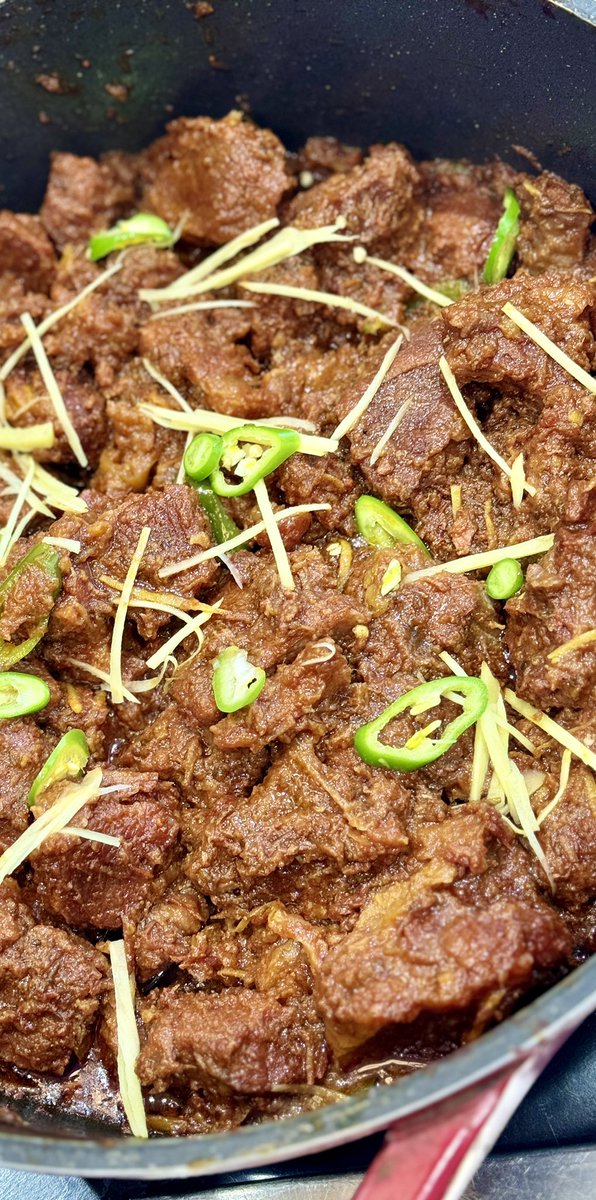 AsadFoodie's tweet photo. Something different today… Beef Masala Karahi..not chicken and not mutton… Just Beef. https://t.co/GBqm9rvCDt