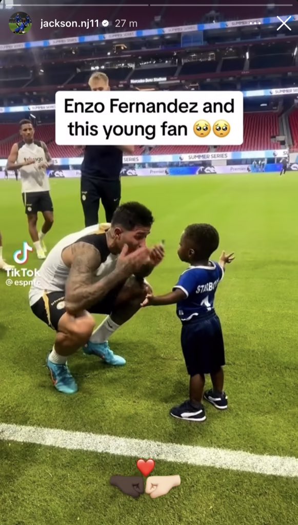 ActuFoot_'s tweet image. Nicolas Jackson apporte son soutien à son coéquipier en club, Enzo Fernandez, en pleine tourmente à cause de propos racistes. 🇸🇳🇦🇷

📲 Instagram