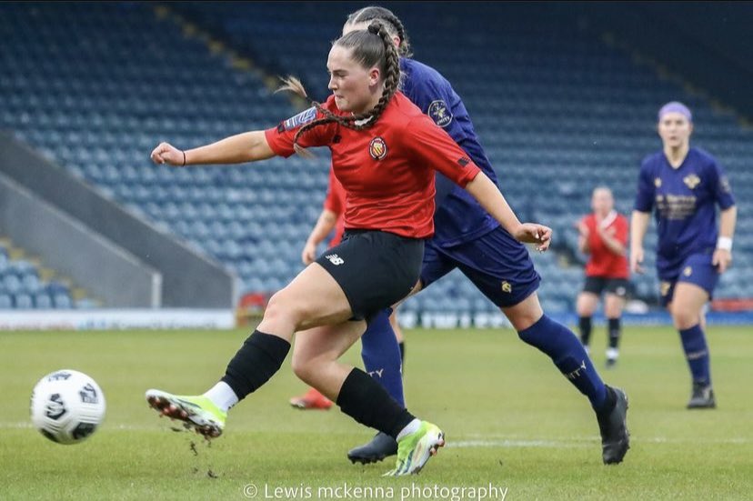 JennieC08's tweet photo. Are you an attacking player, who likes to score goals? ⚽️

@FCUnitedWomen are still offering trials this summer:

• UEFA A Licence Coaching ⚽️
• Play in our stadium 🏟️
• Ambitious club 🏆
• Paid to play 💷 

Apply: https://t.co/u0Ihc4xS6o

#womensfootball #footballtrial https://t.co/B0BUWYCkJs