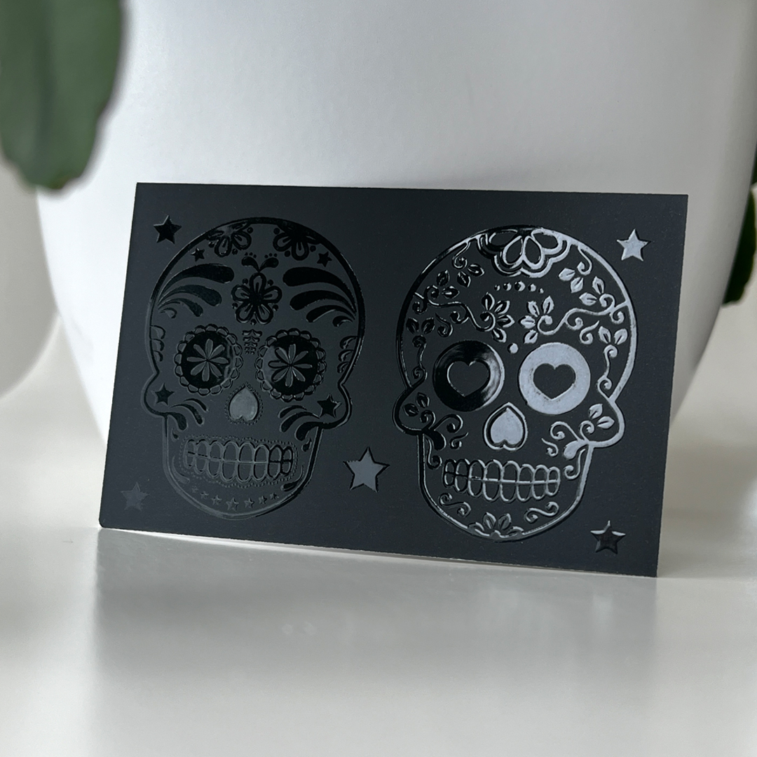 Forget orange. 
'Spot UV on Black' is the new black! 💀 🖤 

#Nettl #Marketing #SpotUV #BusinessCards