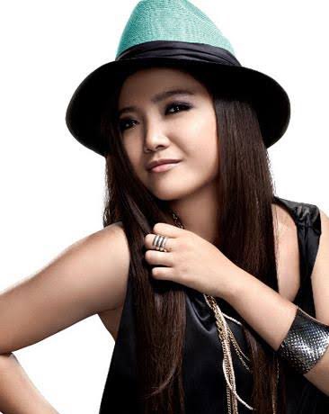 allchartsPH's tweet photo. SB19 becomes the first Filipino artist to win the 'Favourite Asian Act' award at the Nickelodeon Kids' Choice Awards since Charice in 2012. https://t.co/GoHSGlaLG3