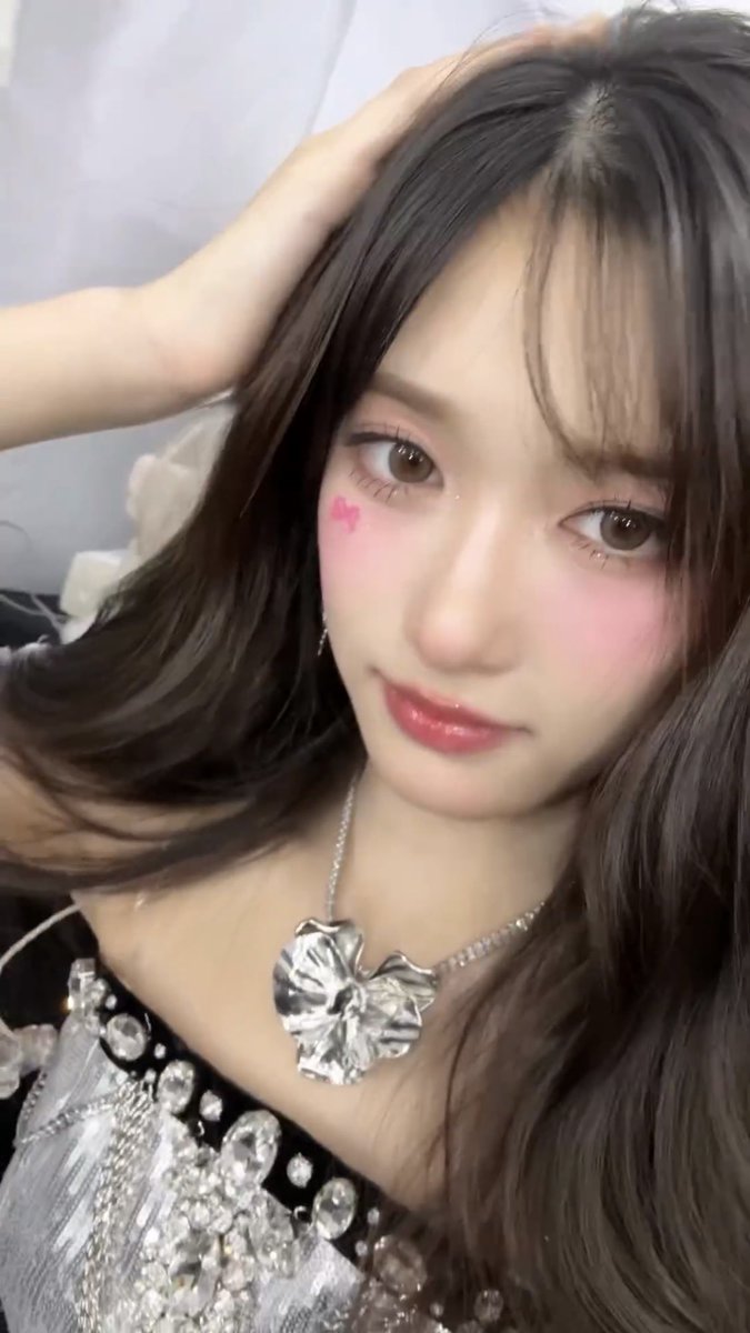 her visual goes crazy