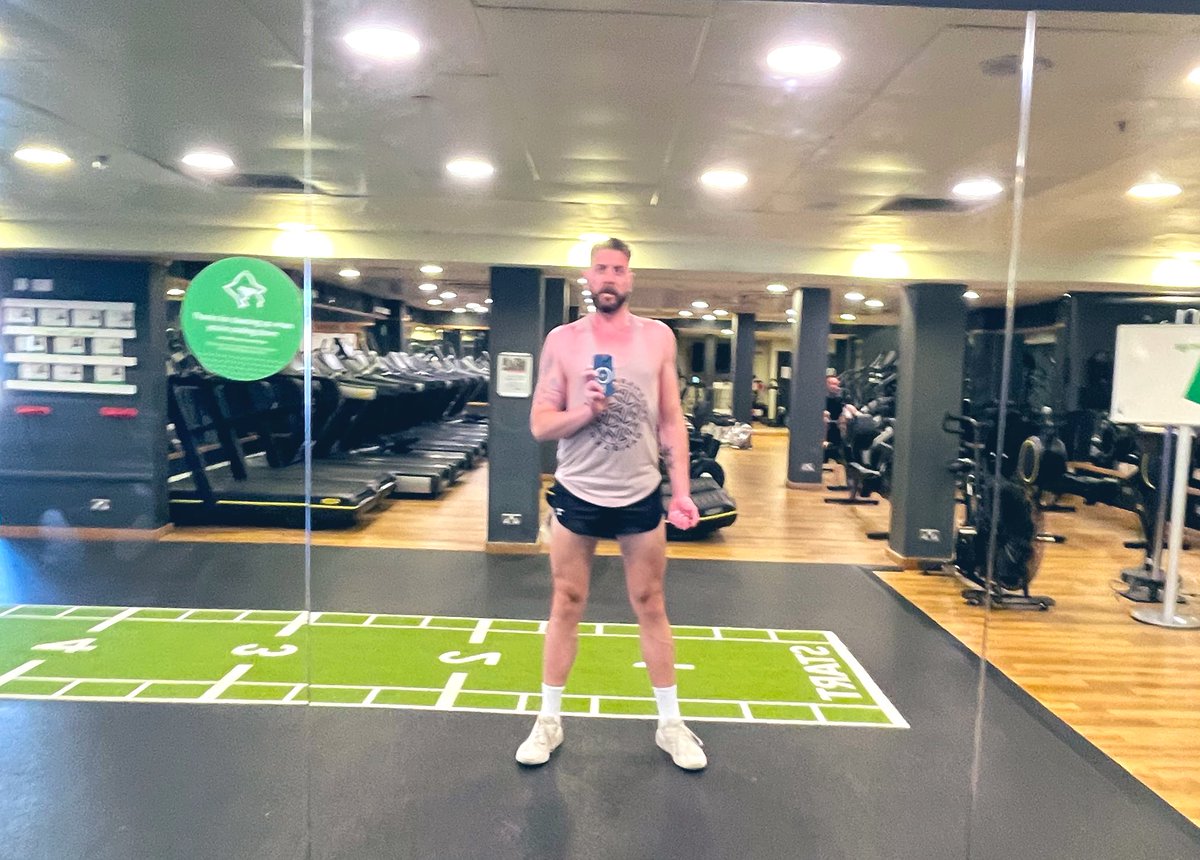 TimmyKernow's tweet photo. Wednesday is chest day! #UpperBody #Chest #Pump 💪🏼 #Selfie #Gym #PTSession https://t.co/4tGY5Bd6EY