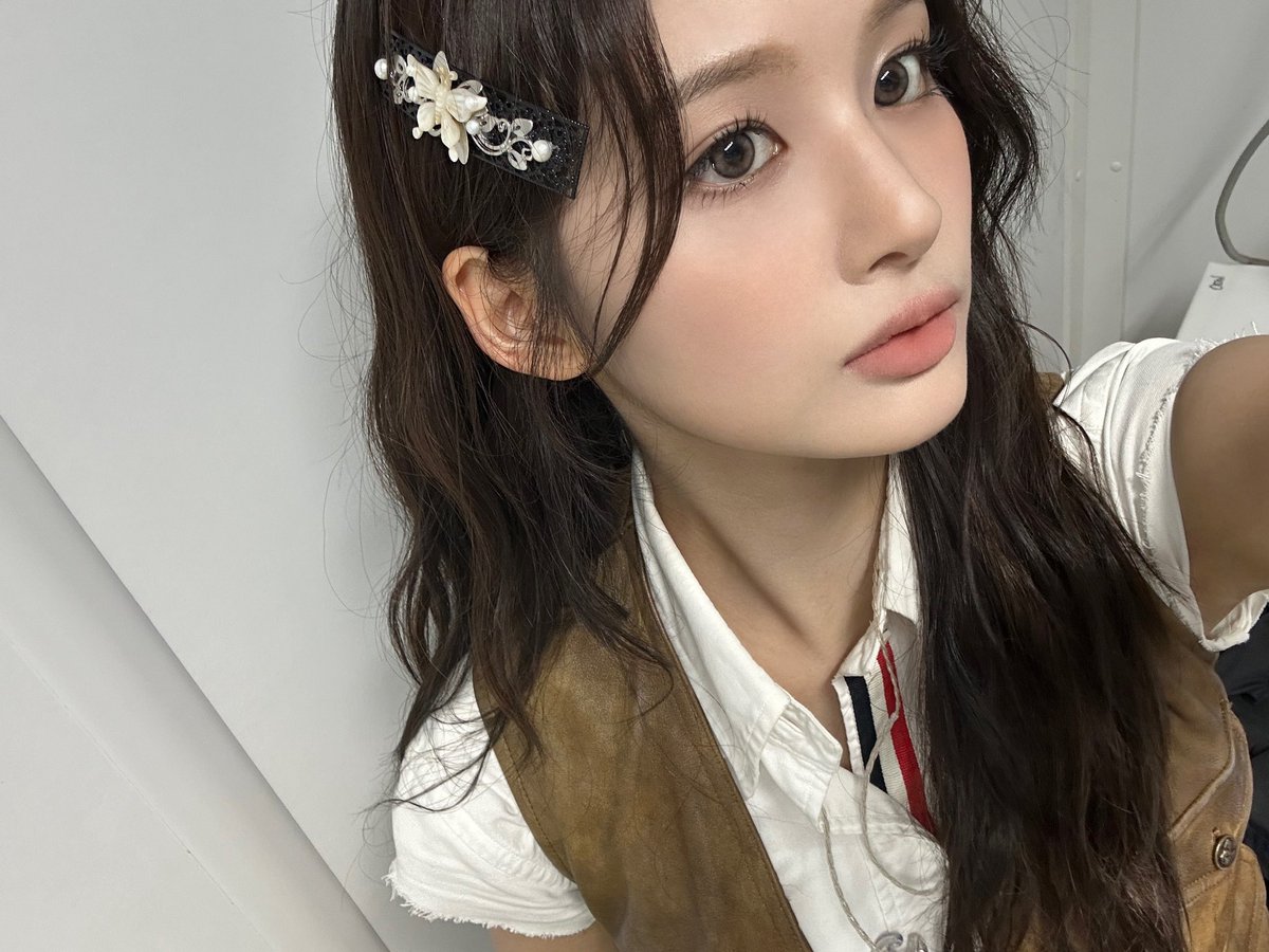 WE_NMIXX's tweet photo. 너무너무 재밌었던😝✨💛☘️🌱☁️🫧

#NMIXX #엔믹스
#설윤 #SULLYOON https://t.co/K6Lacxu6Gp