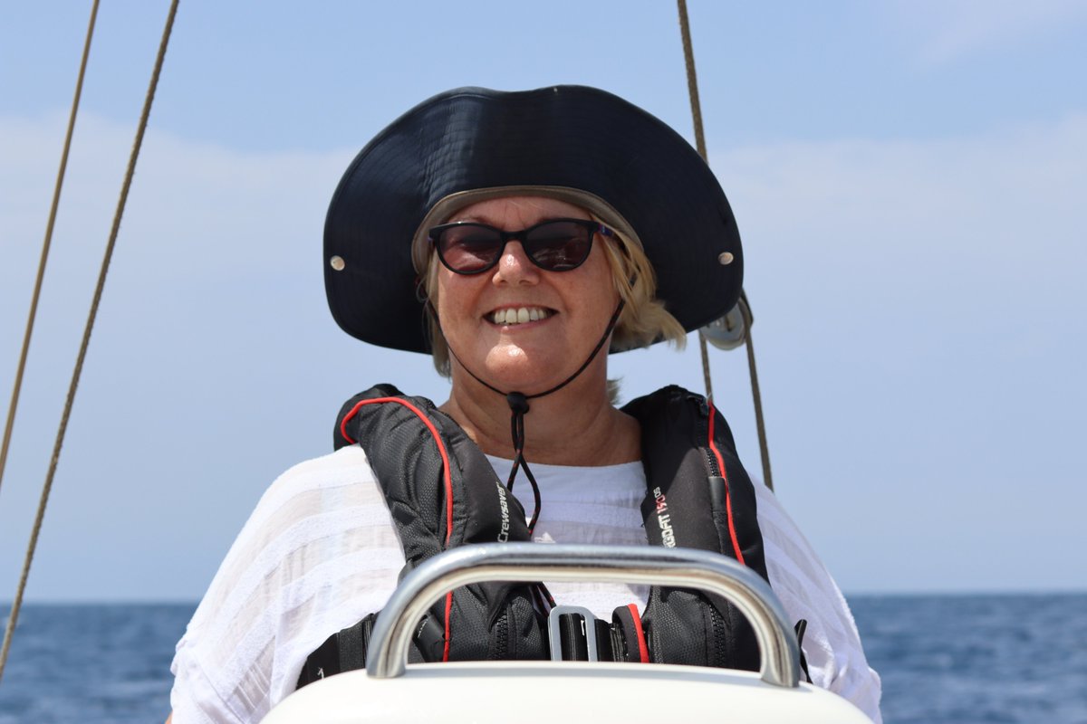 Sailing in Puerto Calero-Reason 2-Ideal Weather 
With warm temperatures and reliable wind patterns it is an excellent location for sailing as the weather allows us to sail all year round. #endeavoursailing#puertocaleromarina#ryasailingcourses#sailinginthesun#learntosail#lanzarote