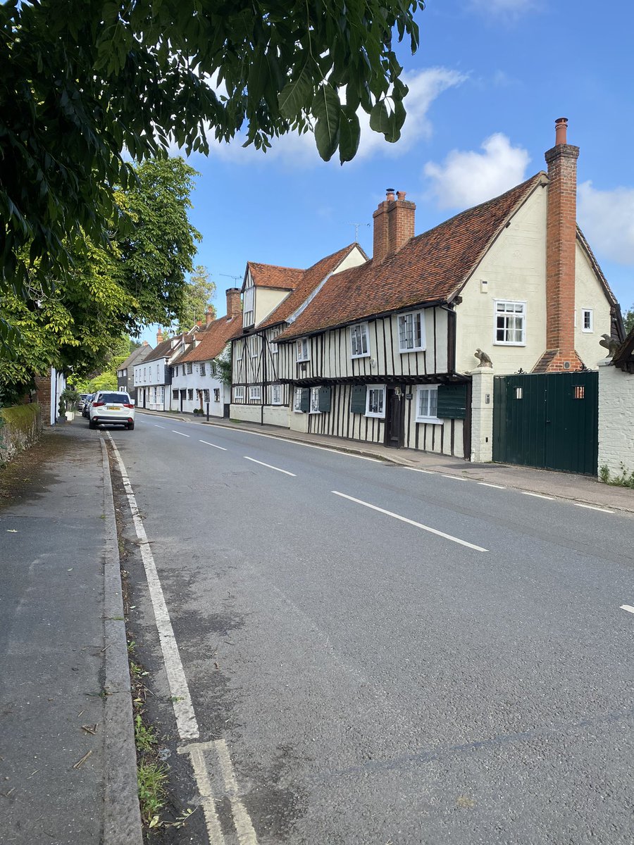 andy_goodey's tweet image. A brief stop in Manuden, Essex to count the Swifts overhead (6) #swiftmapper led to a pleasant walk round the village in a rare show of defiance by the Sun as it dared to break through the ever present clouds