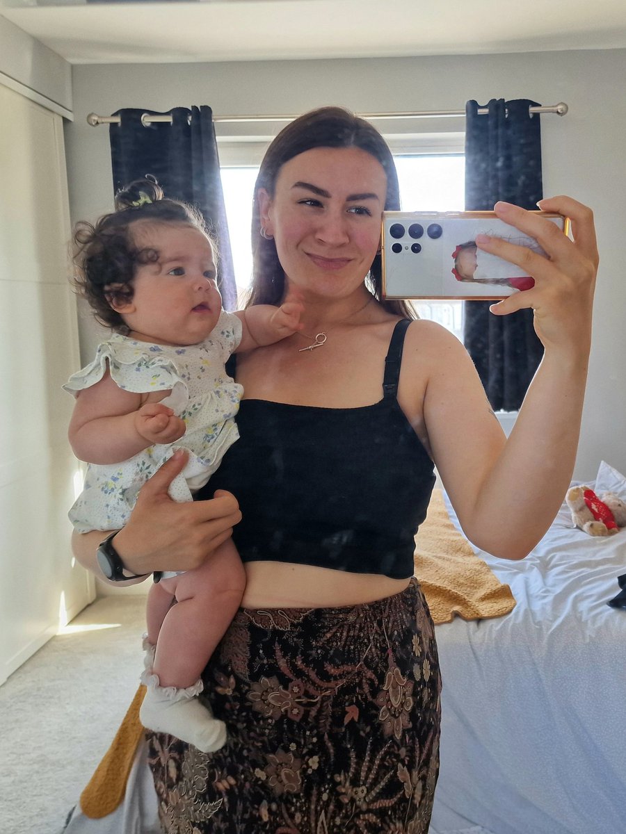 We haven't mirror selfied in a while