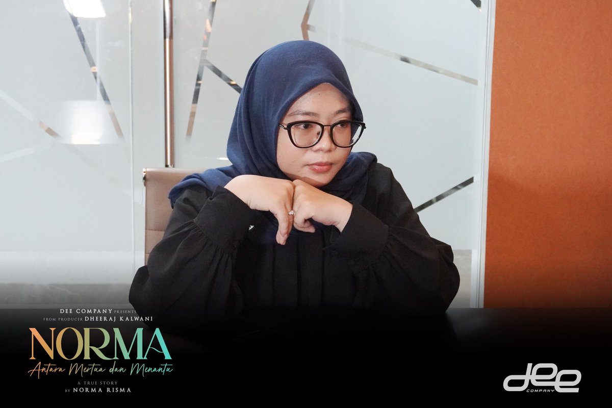 DeeCompanyID's tweet photo. Norma Risma membagikan kisah ironis hidupnya bersama penulis @okaaurora. Kisahnya diangkat kedalam sebuah film yang menyayat hati
Norma: Antara Mertua dan Menantu
#DeeCompany
#NormaRisma https://t.co/05GVNZ6M32