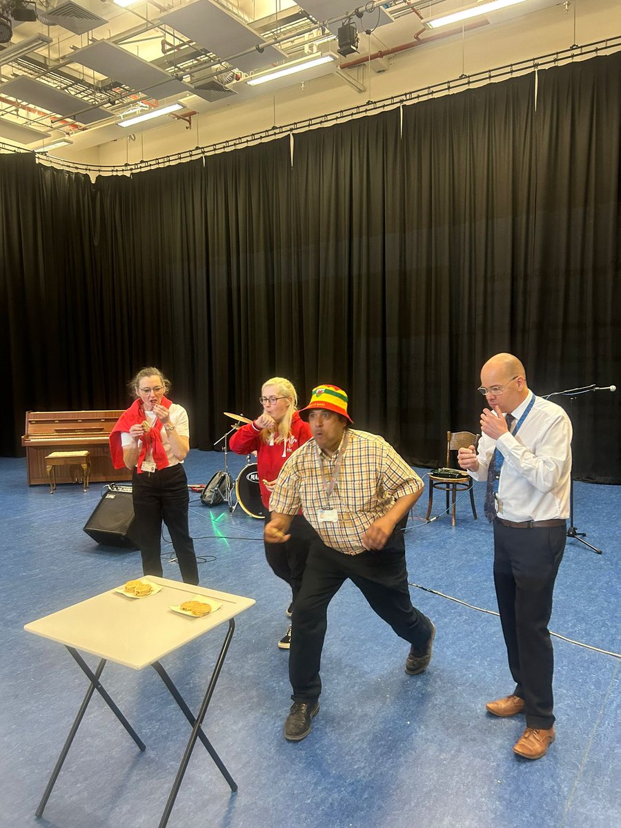 Yr Adran Gymraeg MCS (@cymraegmcs) on Twitter photo Da iawn i flwyddyn 7 ac 8 am Eisteddfod ardderchog!/ Year 7 and 8’s Eisteddfod was hugely successful! Da iawn to everyone who took part! <a href="/LearnWithMCS/">Monmouth Comprehensive School</a> Da iawn i flwyddyn 7 ac 8 am Eisteddfod ardderchog!/ Year 7 and 8’s Eisteddfod was hugely successful! Da iawn to everyone who took part! <a href="/LearnWithMCS/">Monmouth Comprehensive School</a>