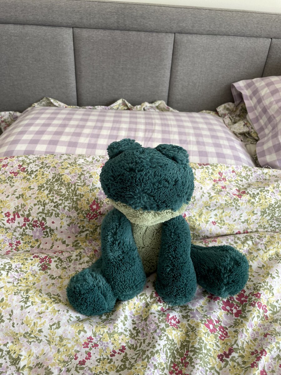 belle_lyonn's tweet photo. @hansmollman @JohnLewisRetail He’s been on sale for a while 💔 https://t.co/dI2GGguI4y