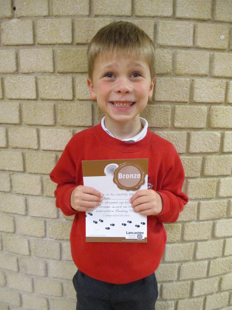 LancsLibraries's tweet image. Jack from #BarnoldswickLibrary has made a great start to #LancsReadingTrail by reading 10 books and getting his bronze award!
Start your trail here
lancashire.gov.uk/libraries-and-…