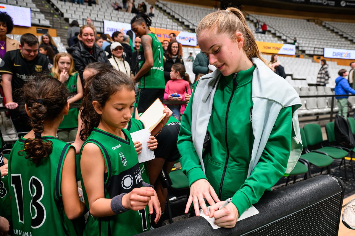 Penya1930's tweet photo. 💚🖤 @piera_laura5 

#BadalonaÉsFutur https://t.co/Cgfeym4X1w
