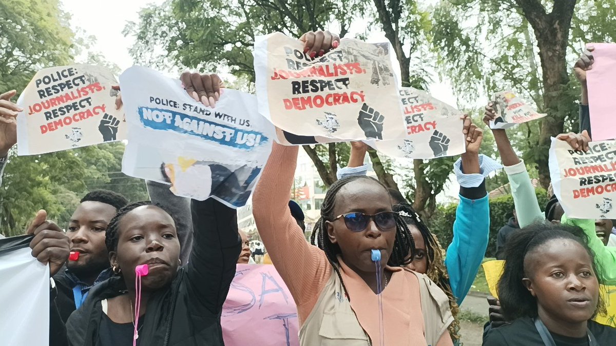 nkrjournalists's tweet photo. #JusticeforWanjeri @ckariuki1977
#RespecttheMessenger
#ShameonPolice We delivered our petition to Nakuru County Police Commander Samuel Ndanyi to end the harassment of one of our own. We will not relent!. @citizentvkenya @KTNNewsKE @ntvkenya @NationAfrica @tv47news https://t.co/1pV623TGLY
