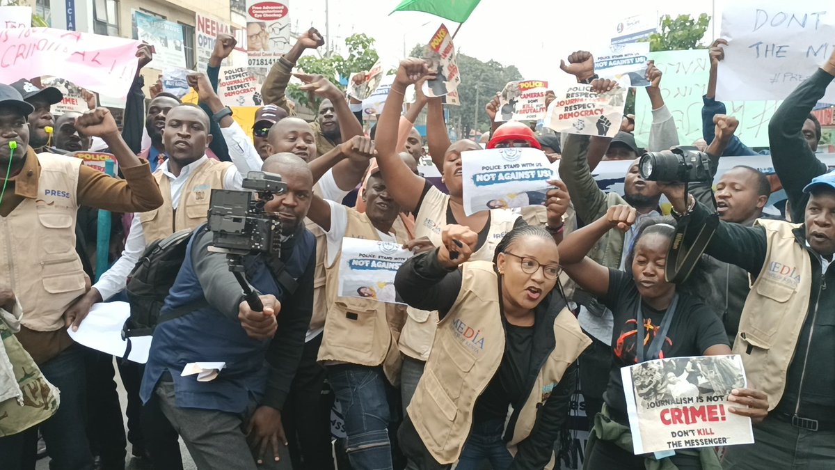 nkrjournalists's tweet photo. #JusticeforWanjeri @ckariuki1977
#RespecttheMessenger
#ShameonPolice We delivered our petition to Nakuru County Police Commander Samuel Ndanyi to end the harassment of one of our own. We will not relent!. @citizentvkenya @KTNNewsKE @ntvkenya @NationAfrica @tv47news https://t.co/1pV623TGLY