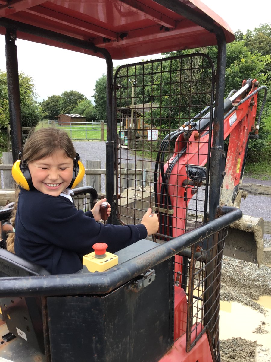 TirMorfa's tweet photo. We had an amazing day out yesterday! Thank you so much #ytmPTA ! We saw all the animals- including a very noisy sheep! we went zooming on the go karts, milked a cow and a goat, and had a go on the diggers! It was brilliant! #ytmwellb #ytmllc https://t.co/yAvWDFlT8a