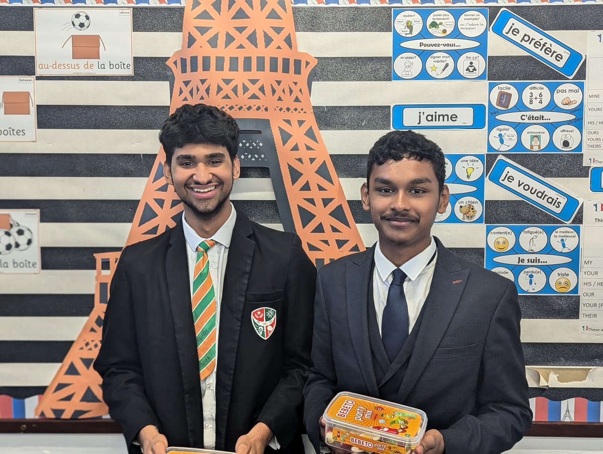 ChallneyBoysMFL's tweet photo. Onto our year 10 winners! Well done Amaan and Eemaan for winning the Scrabble competition, and well done to Thashvin, who won our termly vocab test challenge, and Sadi who came in a close second! 🎉👏🏻 @ChallneyBoys @MrsBrewerMFL https://t.co/xmeW4hnu5c