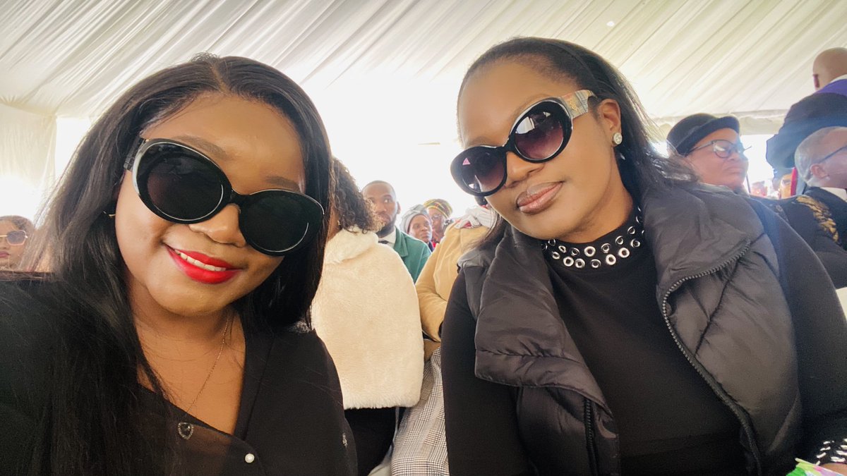 ZibeleTee's tweet photo. My aunt’s send off https://t.co/Re32PEktO3