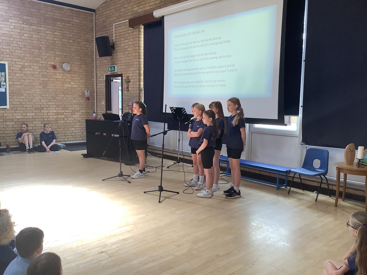 buryprimary's tweet image. #buryprimary Thank you to our SCAMP performers and Mrs Carr for your performance this morning. What a lovely treat for our final week. Thank you year 6 for your whole school song choices today. Lots of emotions this week. @SCarrClasses