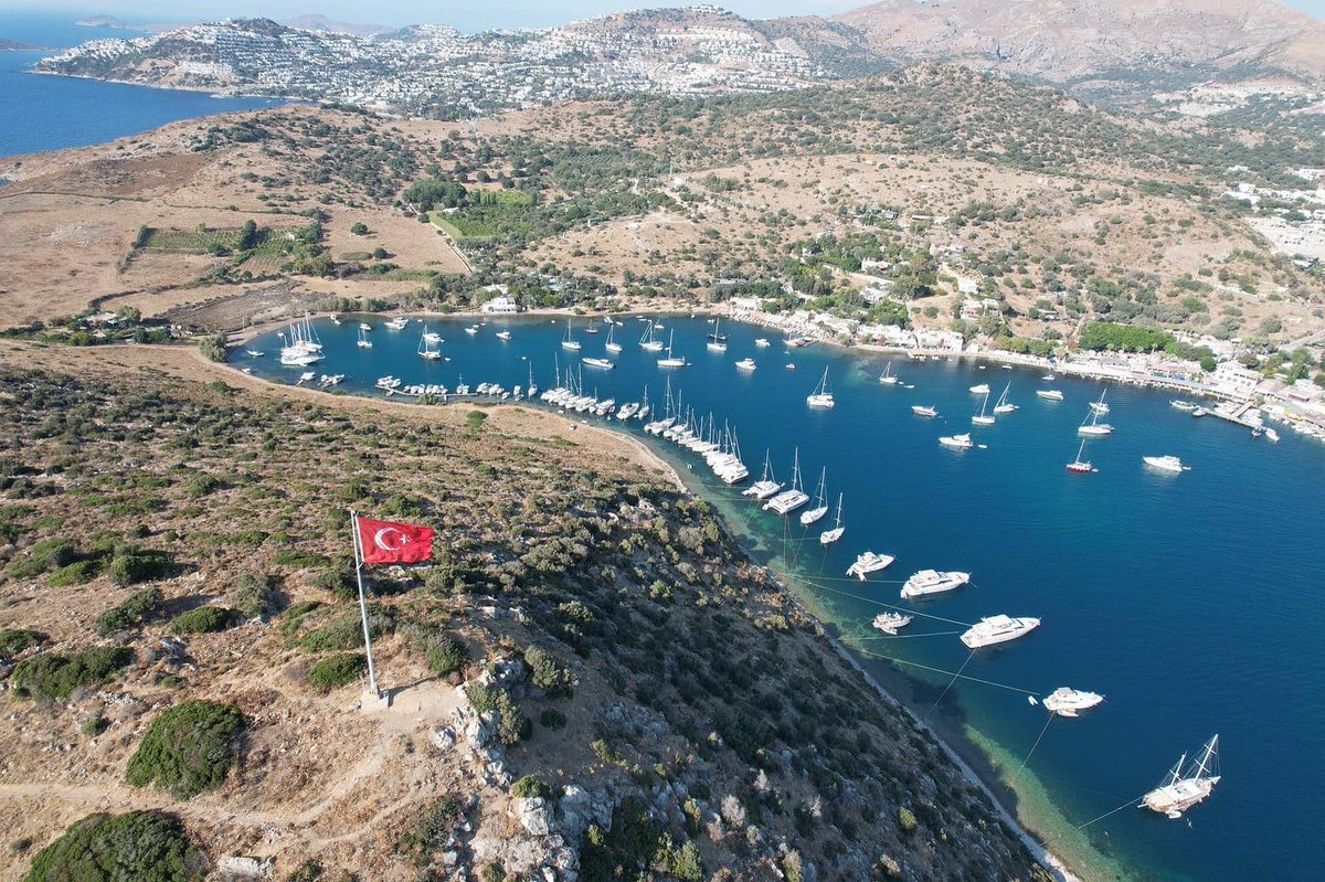 bodrum_cetin's tweet photo. #SATILIK #Gümüşlük Merkezde Kısmi Deniz Manzaralı Arsa
📷Satılık arsa 1350 m2 olup kısmi deniz manzaralıdır.
📷Altyapı problemi bulunmamaktadır.
📷Lokasyon olarak çevresinde lüks yapılaşma mevcuttur.
Detaylar için lütfen iletişime geçiniz.
📷0532 772 62 21
📷0252 385 40 90 https://t.co/Z7DBodAVNK