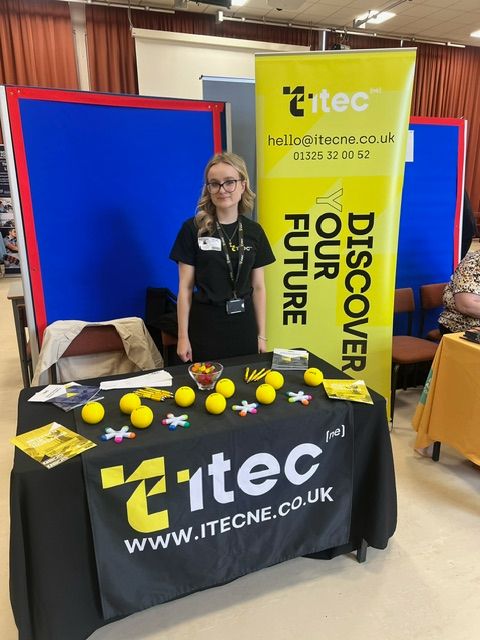🎓 itec are exhibiting at St John's Catholic School and Sixth Form College today! 🎓
 
We are speaking to students about the next steps after they finish their school years. There are many further education options including apprenticeships.

🤞 for a fabulous day!