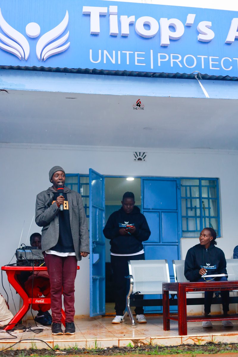6Theatre7058's tweet photo. Jana, our team joined Tirop's Angels in food distribution in support of athletes at Iten. Muchemi performed Rafiki, a poem on importance of friends in our lives. Thanks Angels, athletes and our fans for making this possible. Karibuni #64spaces on 10th Aug' for more. #Paris2024 https://t.co/gguCWn1Juc