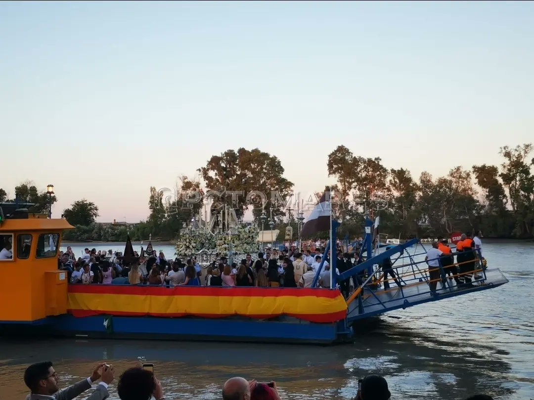 Durante la tarde de ayer se colabora con el dispositivo de Salida en Procesión de la Virgen del Carmen.

#ProtecciónCivilTomares #ActoReligioso #Preventivo #RíoGuadalquivir