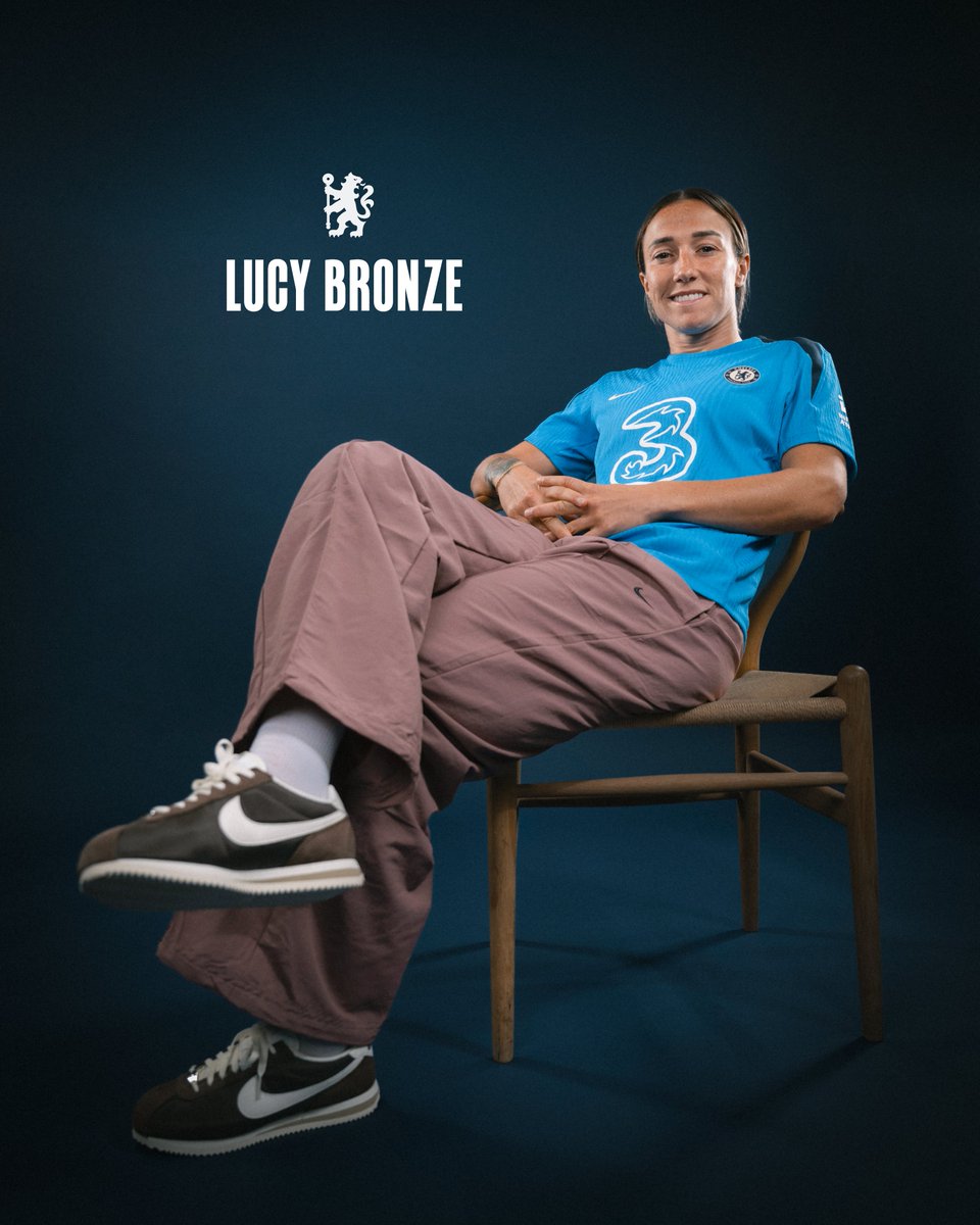 ChelseaFCW's tweet photo. Lucy Bronze. Chelsea player. https://t.co/Br45nnjdLw