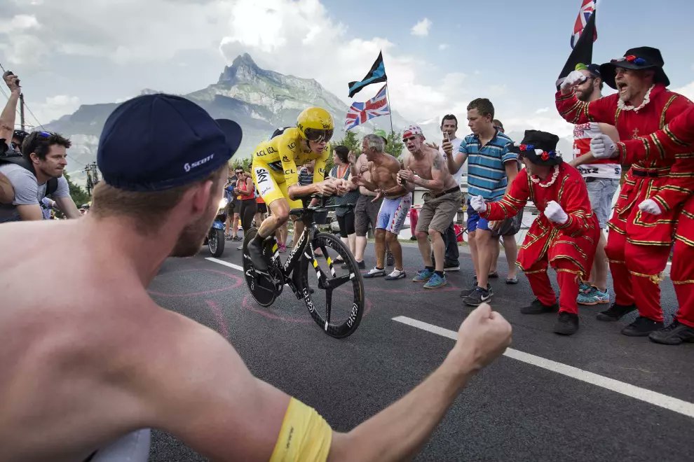 TurboRocks_'s tweet photo. Capturing the Tour de France: A Conversation with Markéta Navrátilová, Cycling’s Top Photographer
https://t.co/KuYTU13tug
#rockerplate #turborocks  #realplate  #cycling  #rockerplates  #zwift  #zwiftcycling  #indoorcycling  #bike #wahoocycling #kickrbike #wahookickr https://t.co/4NV2CaT52w
