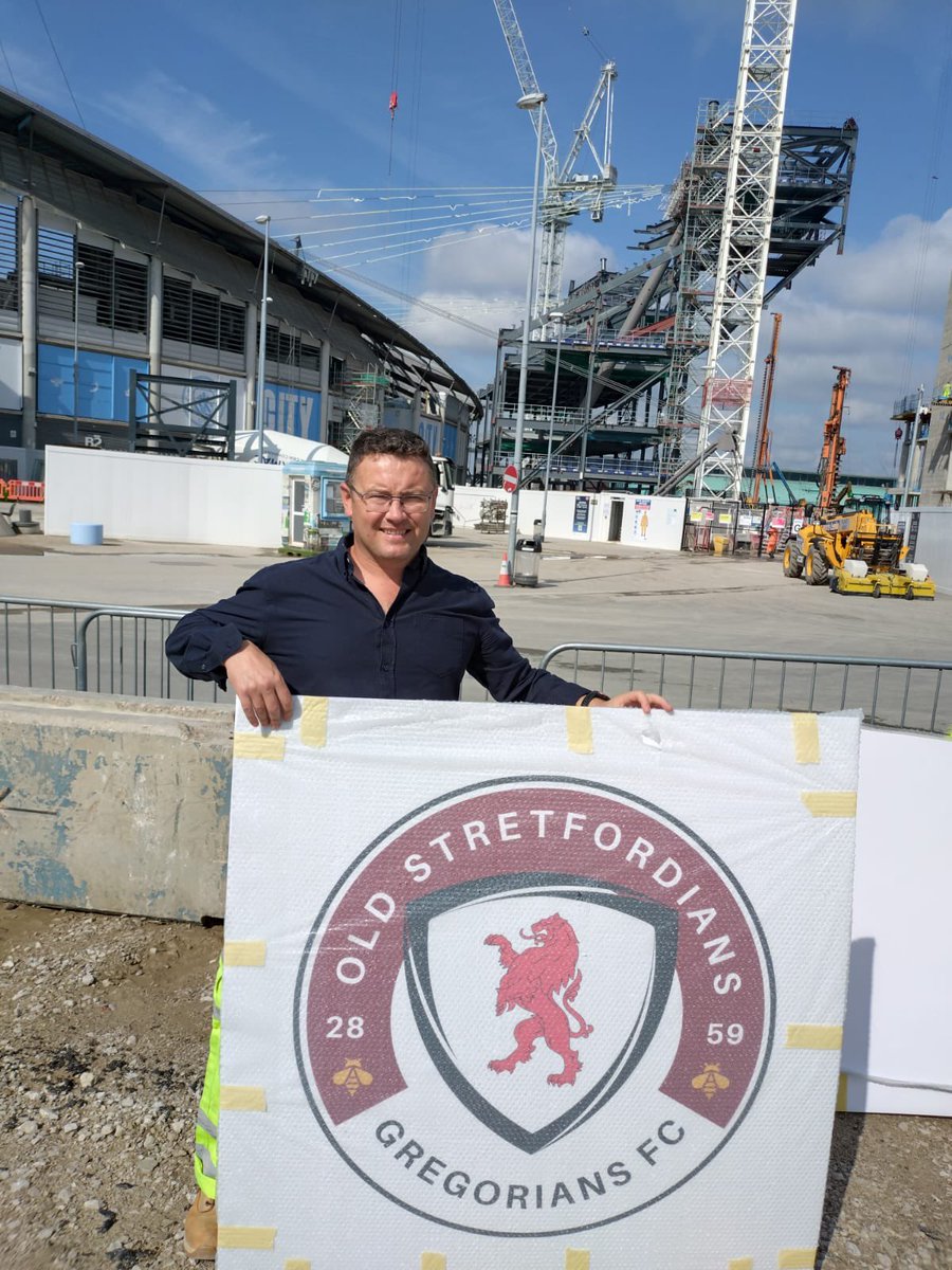 Old_Strets_AFC's tweet photo. Our new crest ready to go up in the OSG clubhouse 🙌🏻🏠 https://t.co/srgtQXSWOi