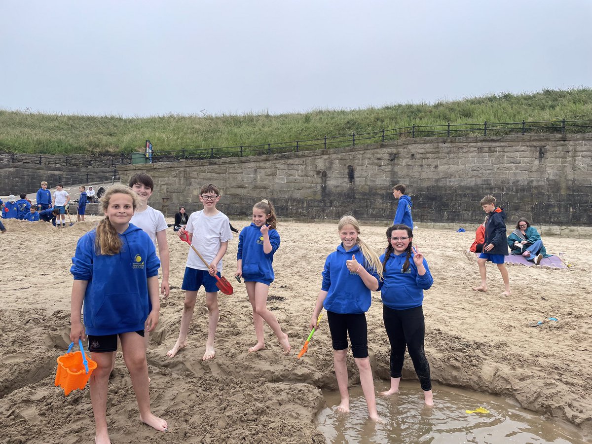 CpsYear6's tweet photo. Beach Highlights Part 1 ☀️ 🌊 https://t.co/Xo6P2c9pyN