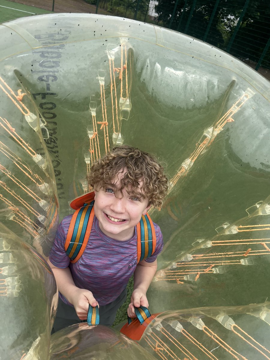 MarkKingRCF's tweet image. 🗓️DAY 7🗓️
KSS PARTNERS SUMMER PROGRAM 

Bubble Football 🫧⚽️ 
Smiles on everyone’s face 😃
Hot &amp;amp; Cold Breakfast ✅

@KnightswoodSec 
@RFC_Charity 
@Mollie_FARE 
@FARE_Scotland 
@GlasgowNWPolice 
@jamie57539237 
@KSS_Partners