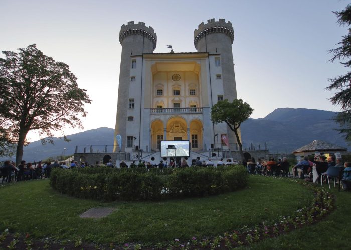 aostasera's tweet photo. Il Gran Paradiso Film Festival festeggia 40 anni all’insegna della ripartenza - @StambeccoOro
#gpff
https://t.co/2yKvYjeS4S https://t.co/58tezALTQw
