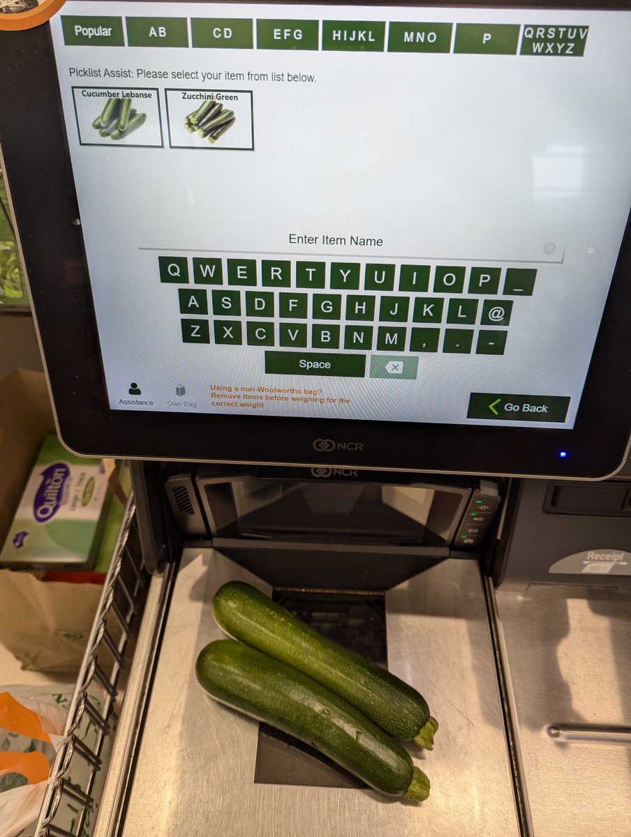 wujianfei's tweet photo. This is still the best use of AI I've seen in real life. #woolworths #selfcheckout https://t.co/1LklCQGhVa