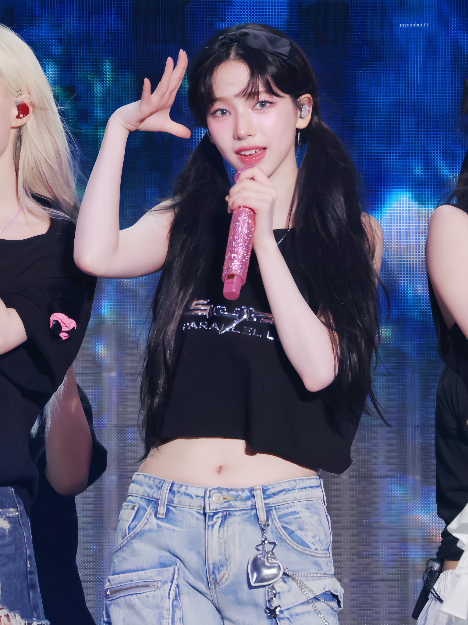 GSre_gSb0AAr8NM.jpg:large